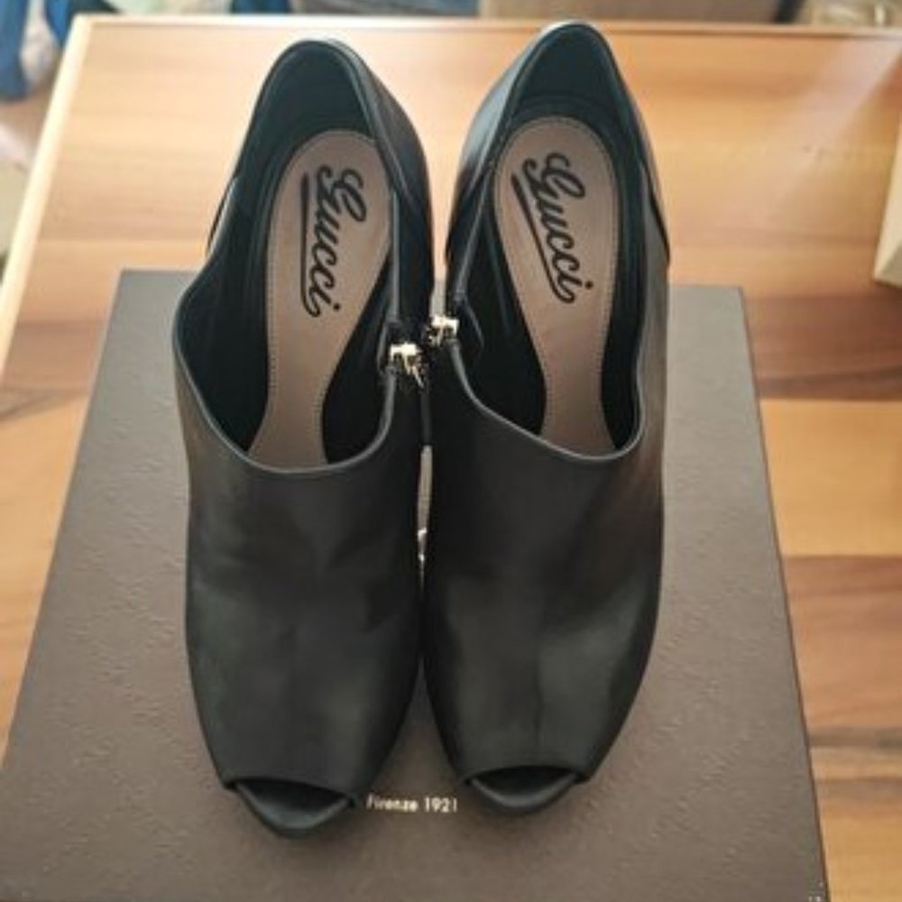 Gucci Black Leather Peep Toe Heeled Platform Booties